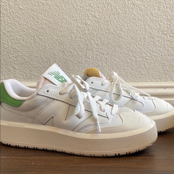 New Balance Shoes - New Balance White and Green Sneakers